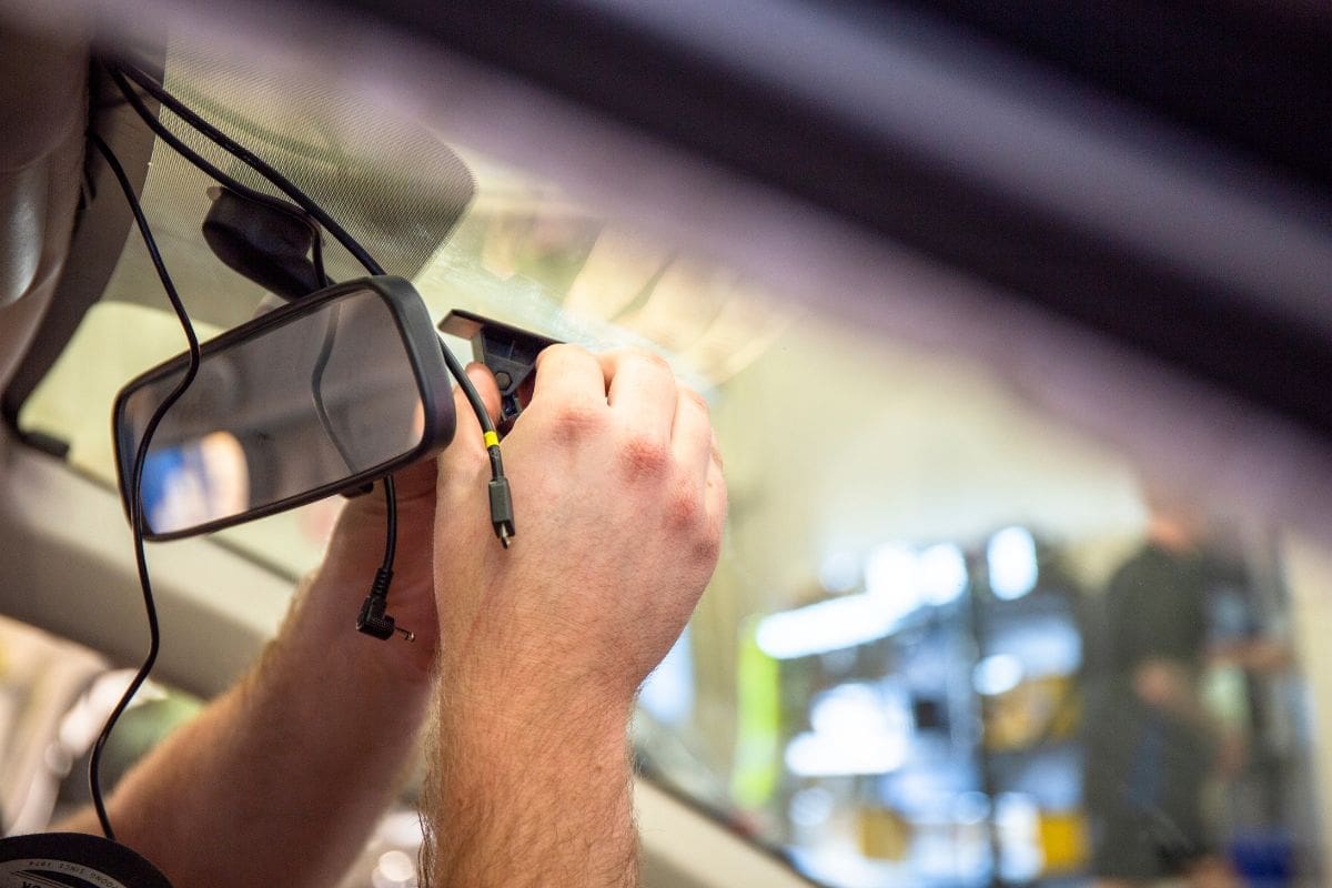 Installing a digital mirror system